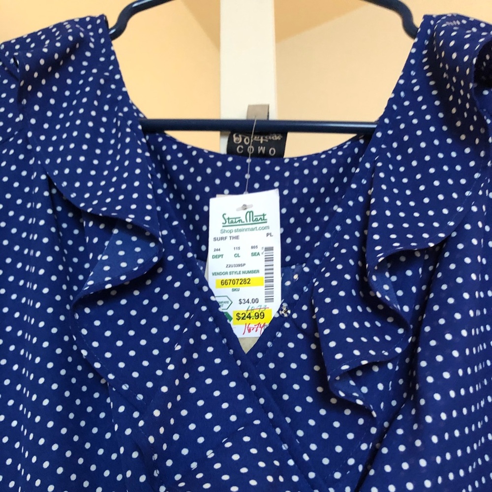 Polka dot shirt. With ruffles and side tie. - Picture 3 of 6